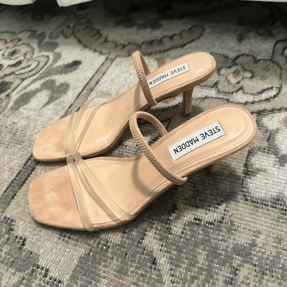 Steve Madden Taupe Heels - Picture 2 of 3